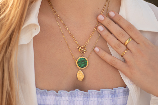 5 Ways To Pick The Right Jewelry For Your Outfit