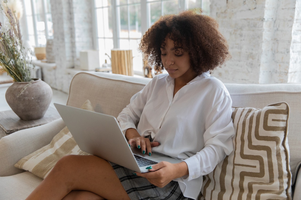 Best 5 White Work Shirts for Women